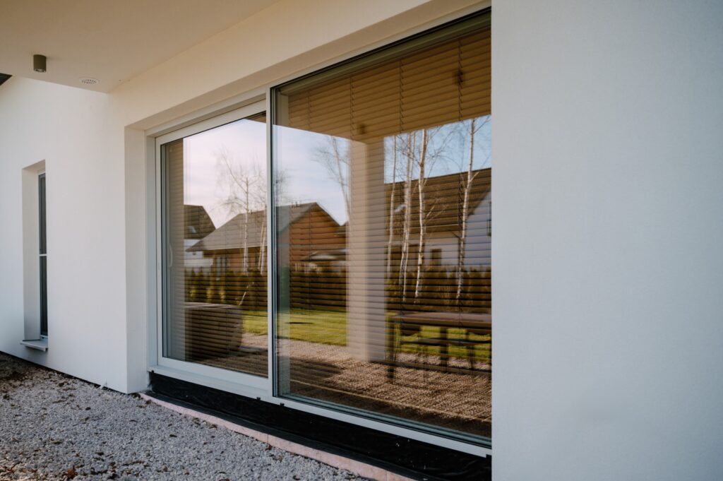 optyczne powiększenie i efekt modern barn