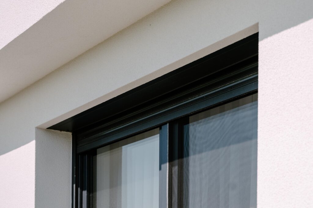 Aluminium czy PVC – które okna energooszczędne wybrać?