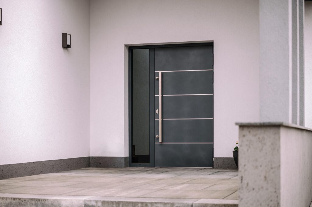 Drzwi aluminiowe z doświetlem bocznym